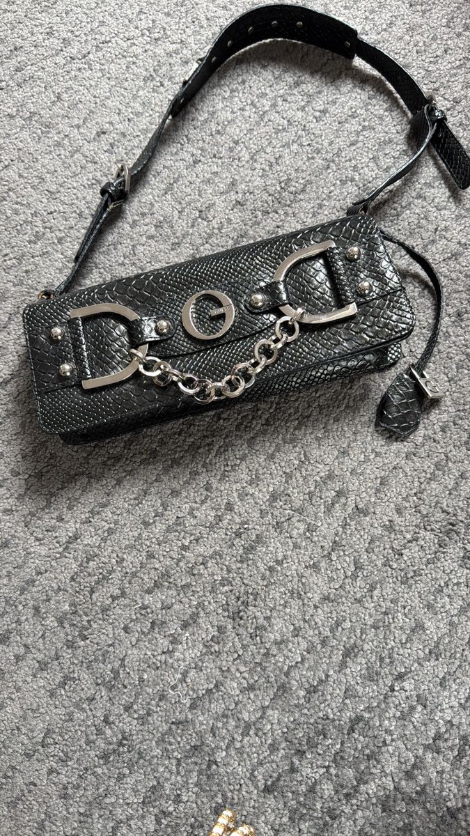 Guess Sacs femmes: Guess Chlutch – D'occasion à Mörschwil par zalilla 1