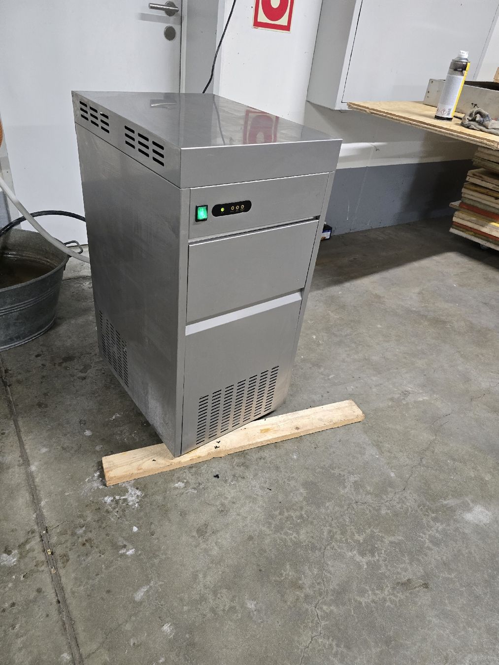 Ggm Gastro Elettrodomestici da cucina: Crushed Ice Maschine 85kg/24h – Usato da Emmen venduto da eje_gyj7 1