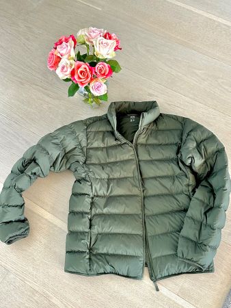 Uniqlo Ultra light down Man Gr. M olivegrün