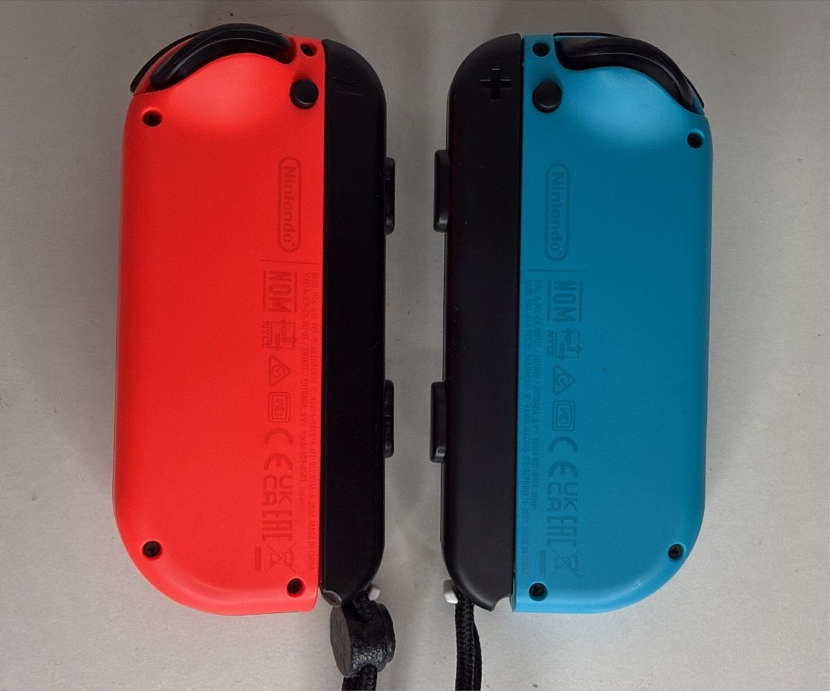 Nintendo Manettes: Nintendo Switch Joy-Cons blue/red pair - Perfect Condition! – D'occasion à Ehrendingen par bubulence 1