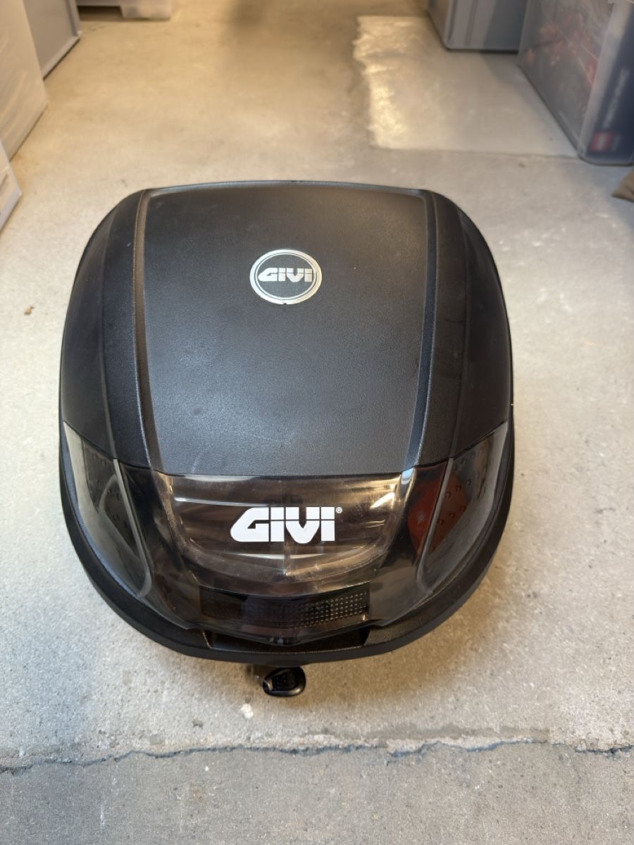 Givi Topcase: Givi Topcase – Gebraucht aus Aesch BL von Jos_5tqs 1