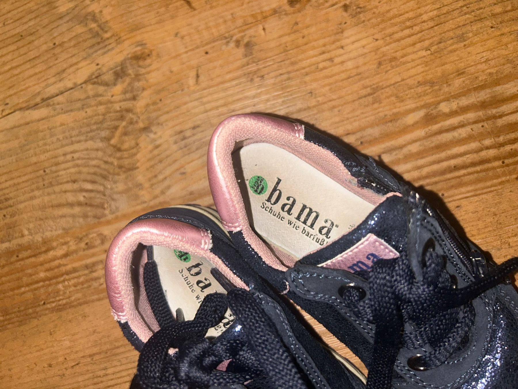 Scarpe per ragazze: Sneaker/Turnschuhe 26 Bama - neuwertig – Nuovo (secondo la descrizione) da Safenwil venduto da 2hand_aber_wertvoll 1