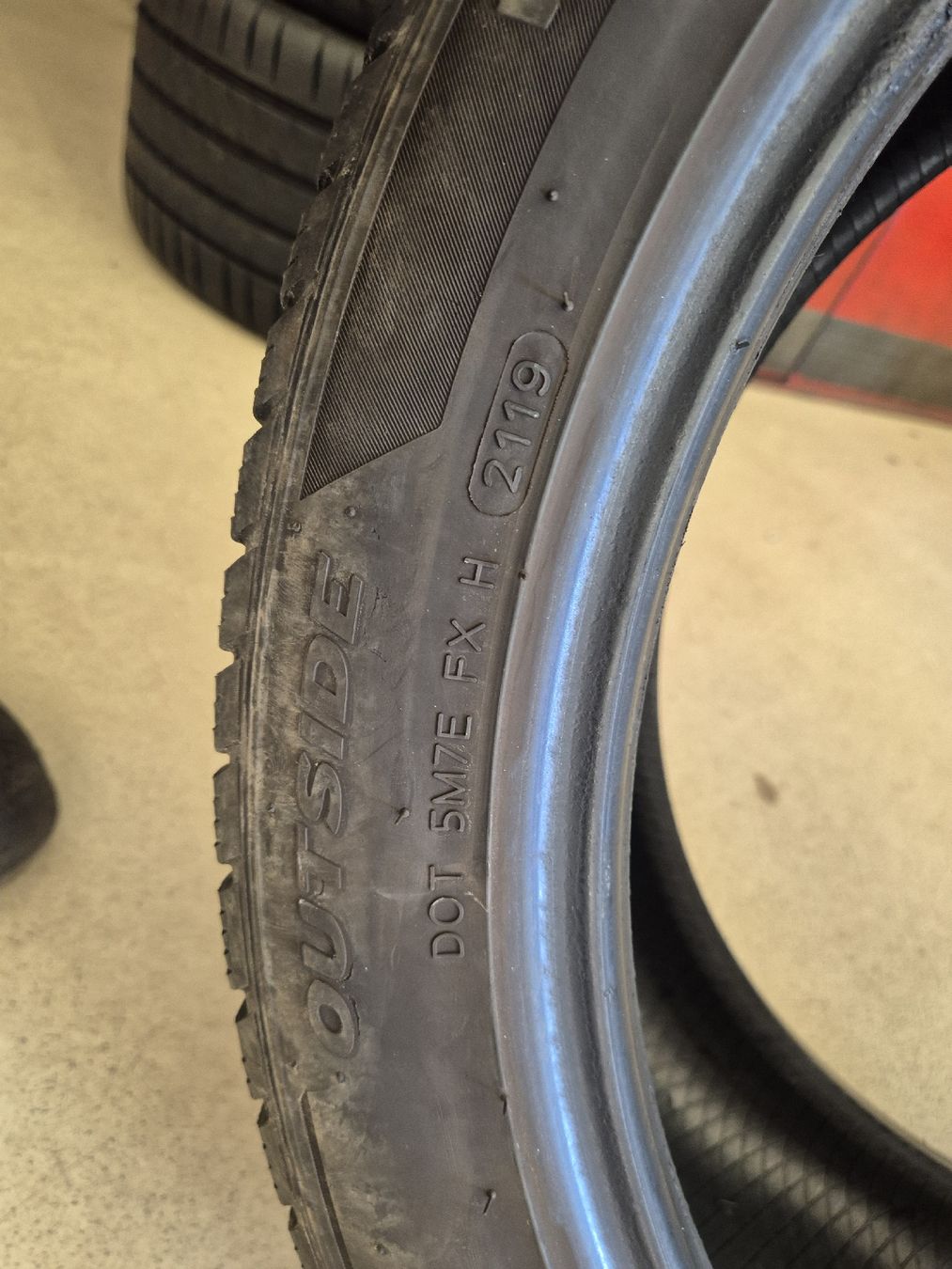 Pneumatici & Ruote complete: 2x Hankook winterreifen 275 40 20 – Usato da St gallen venduto da tas_2vw5 4