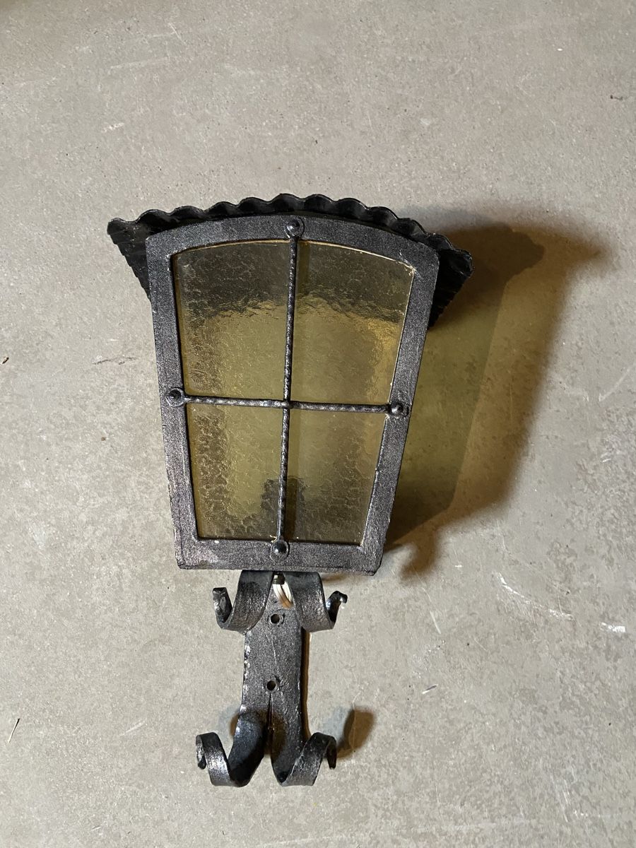 Lampen: Ältere aussen Eisenlampe mit Glas  – Gebraucht aus Münsingen von Fanuc