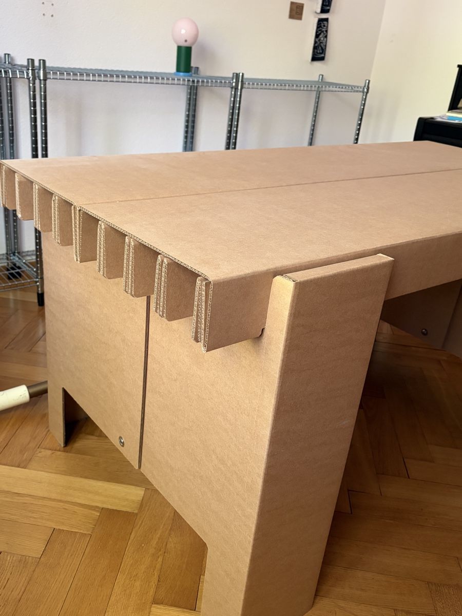 Tables: GRID Karton Tisch Room in a Box – D'occasion à Bern par nin_6qcv 2