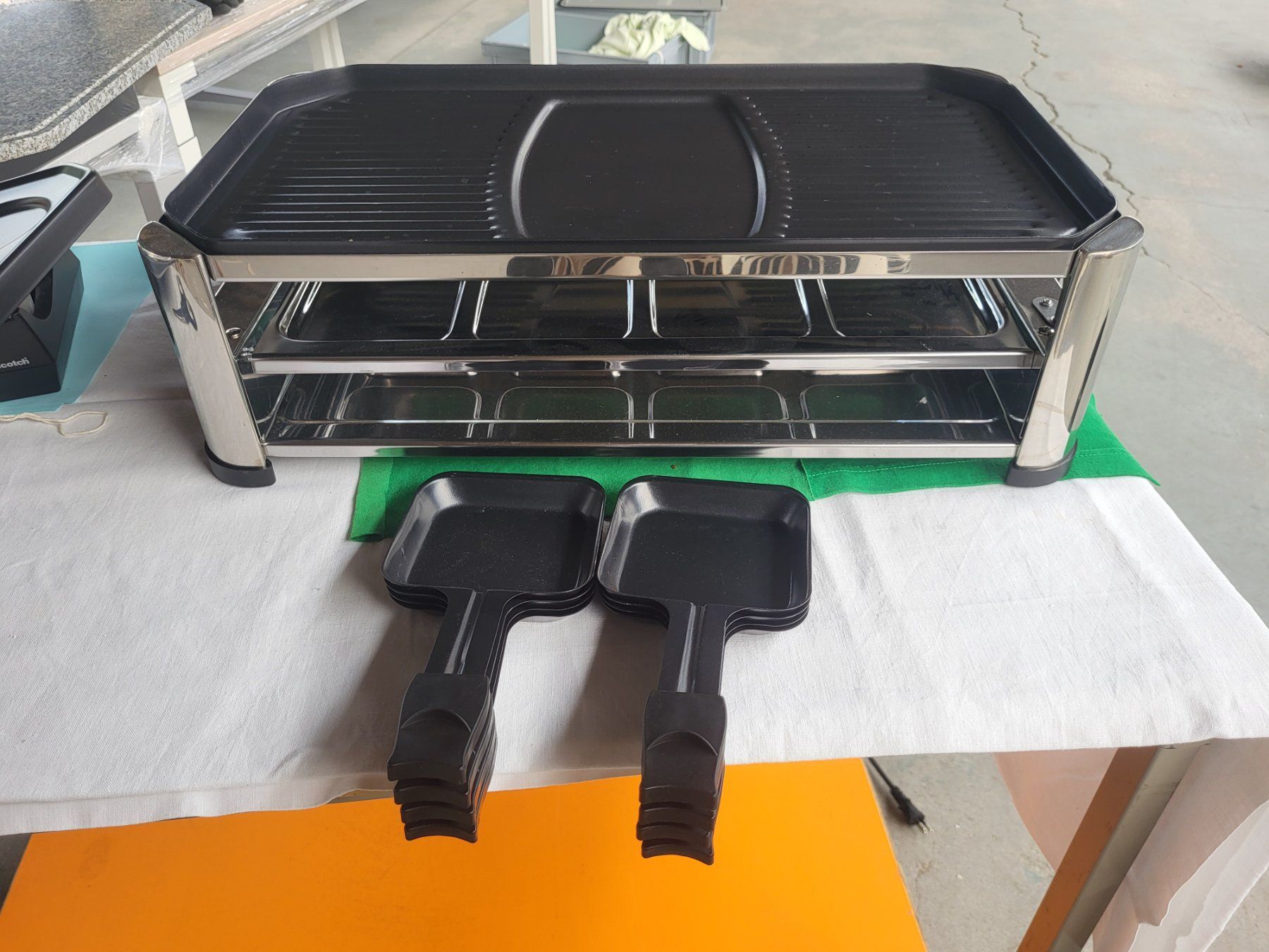 Elettrodomestici da cucina: Ohmex Grill 4500  4-in-1 – Usato da Diessenhofen venduto da Osio 1