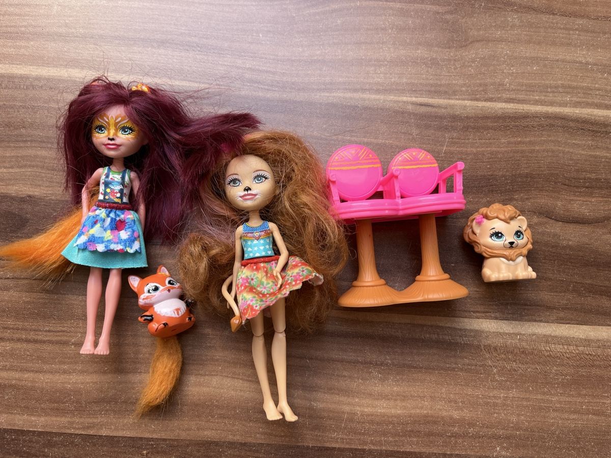 Bambole: Poupées entchantimals  – Usato da St-Léonard venduto da zse_wx7f