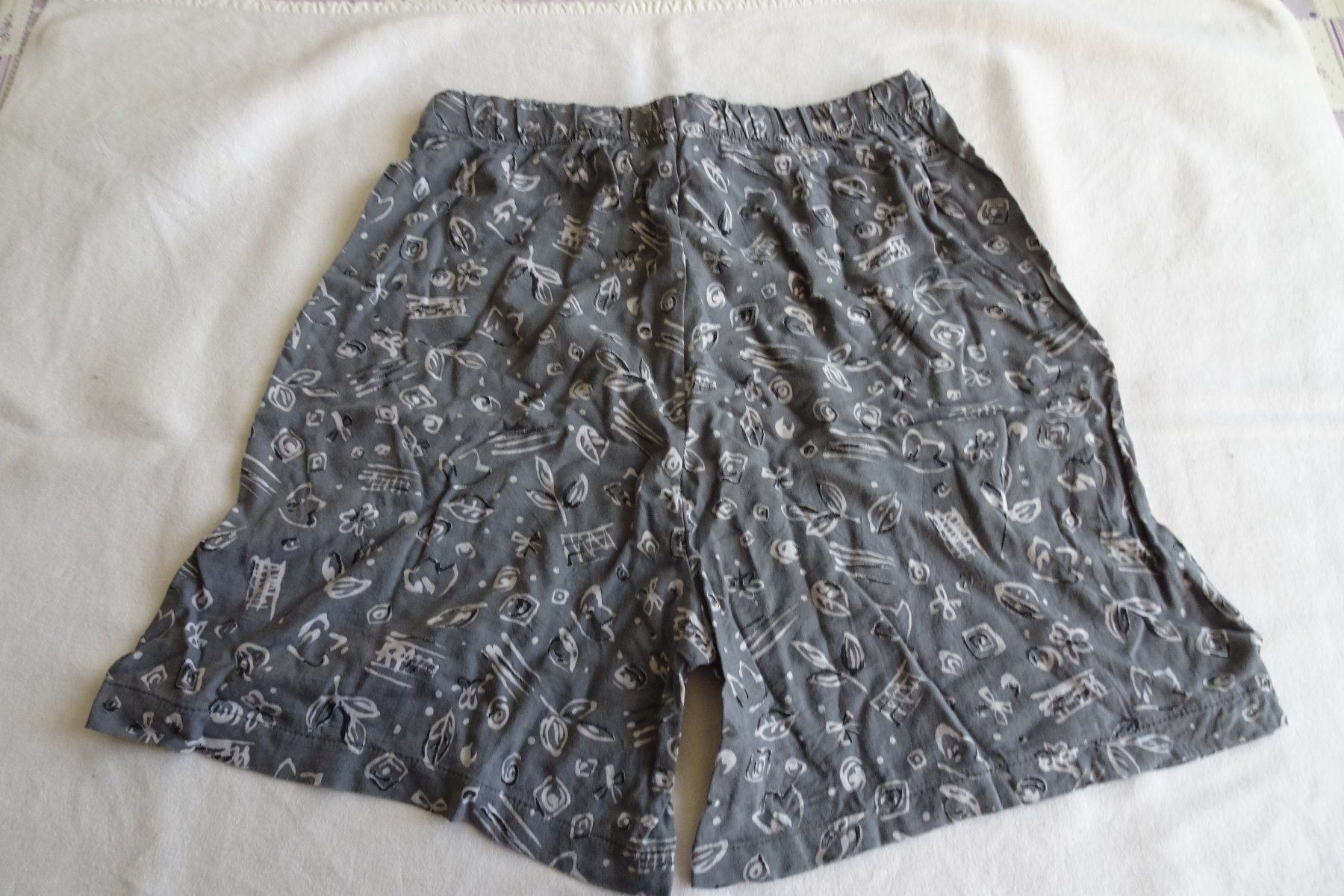 Hosen: kurze leichte Shorts Gr. S grau gemustert – Gebraucht aus Strengelbach von schmetterling20 3