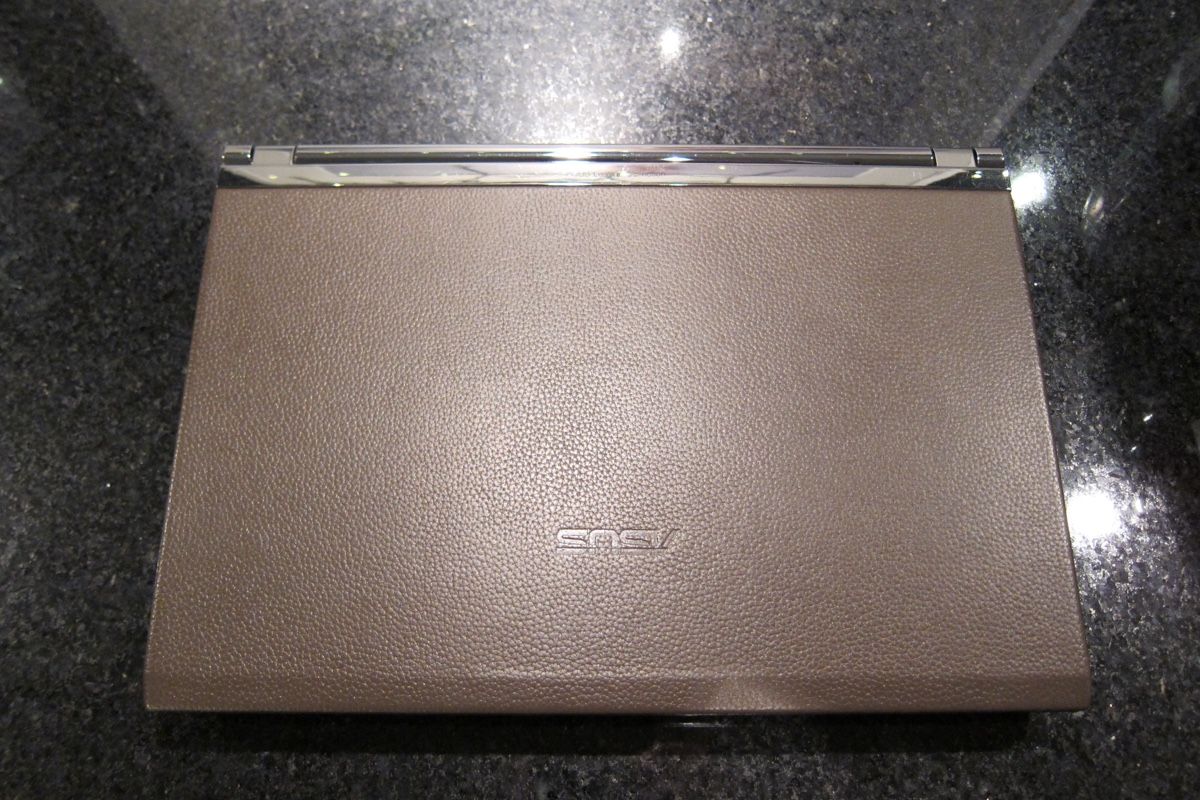 Asus Notebook: Laptop ASUS U2E in Echtem Leder – Usato da Zürich venduto da Privat4444 6