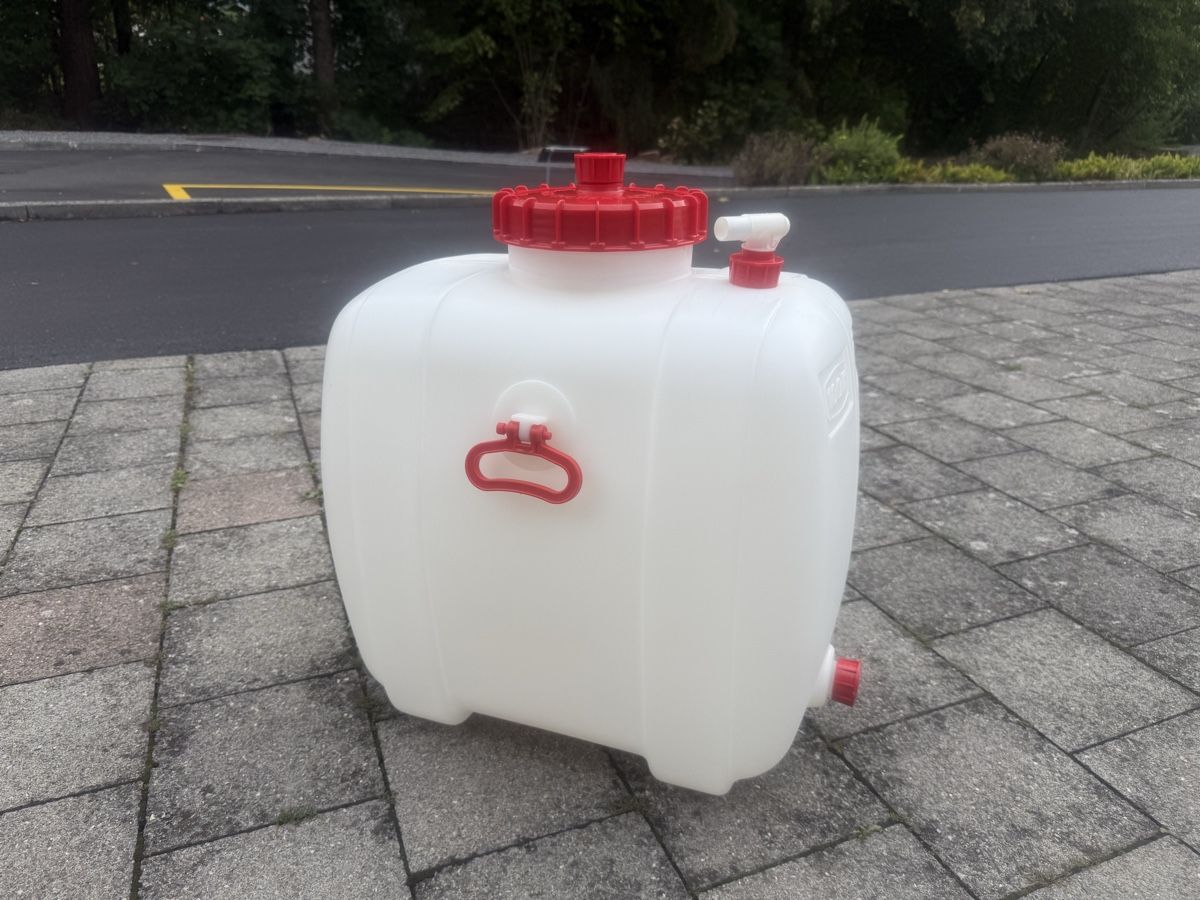 Tränken & Tröge: Wassertank 100 Liter – Neu (gemäss Beschreibung) aus Ballwil von Palbal