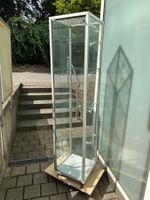 Glasvitrine mit Beleuchtung