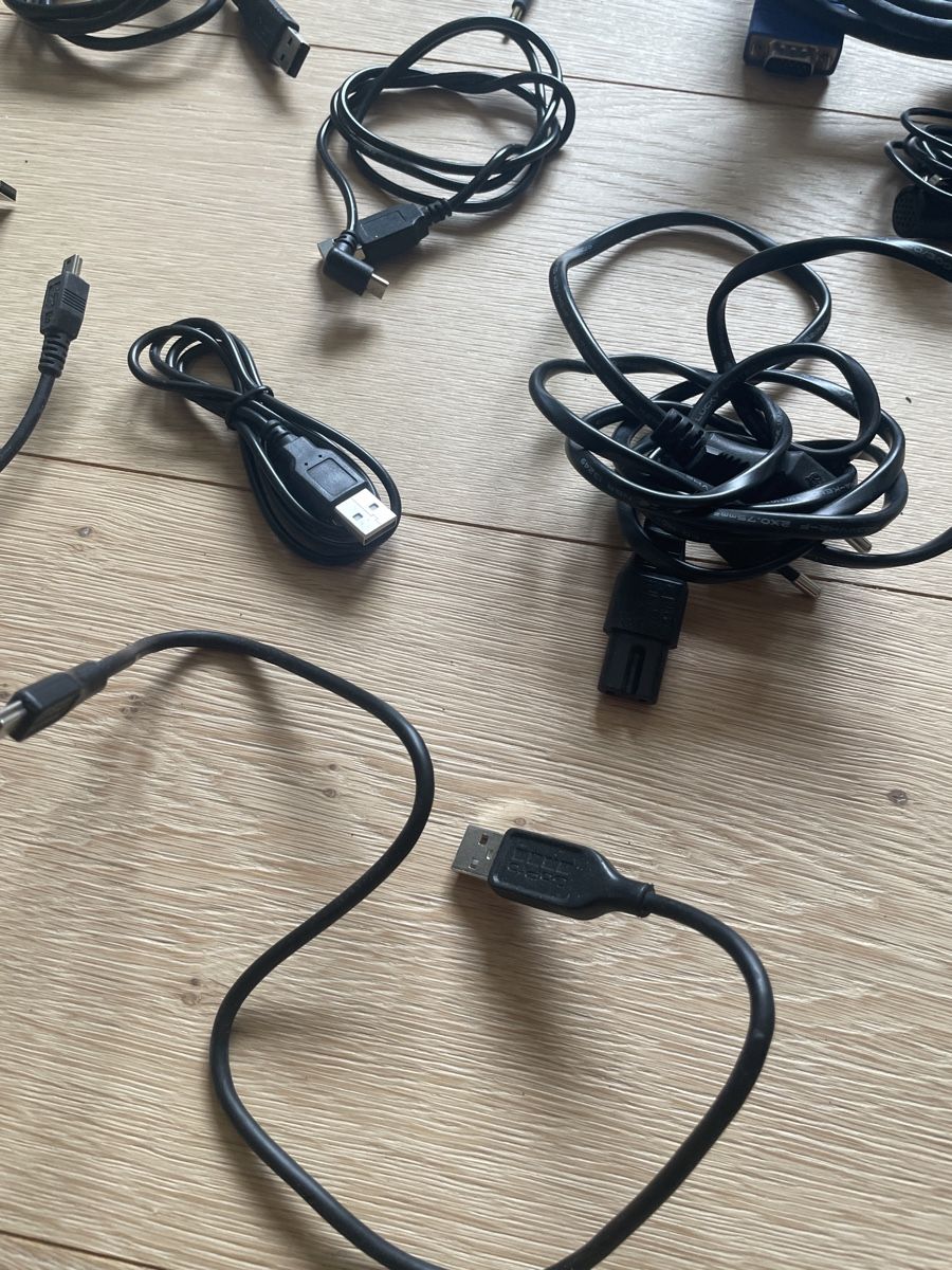 Kabel: Grosses Kabel- und Adapter-Set, diverse Anschluesse! – Gebraucht aus Zürich von ape_gb8z 2