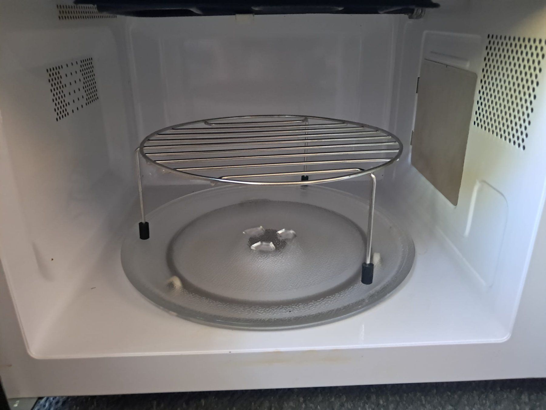 Elettrodomestici da cucina: Mikrowelle, Mikrowellen Herd, 1000 Watt – Usato da Zürich venduto da Lia107 6