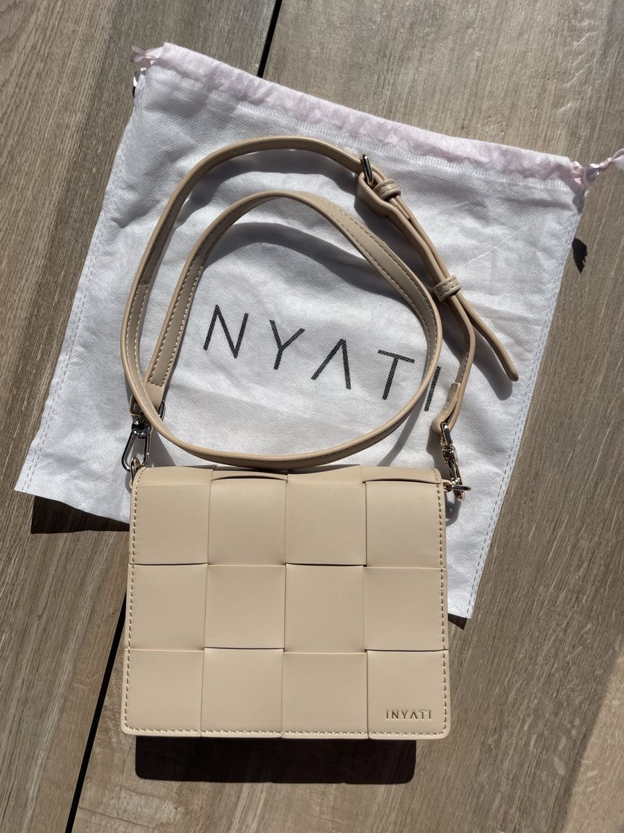 Borse da donna: *NEU* geflochtene Handtasche INYATI – Nuovo (secondo la descrizione) da Muttenz venduto da anjaroebi 1