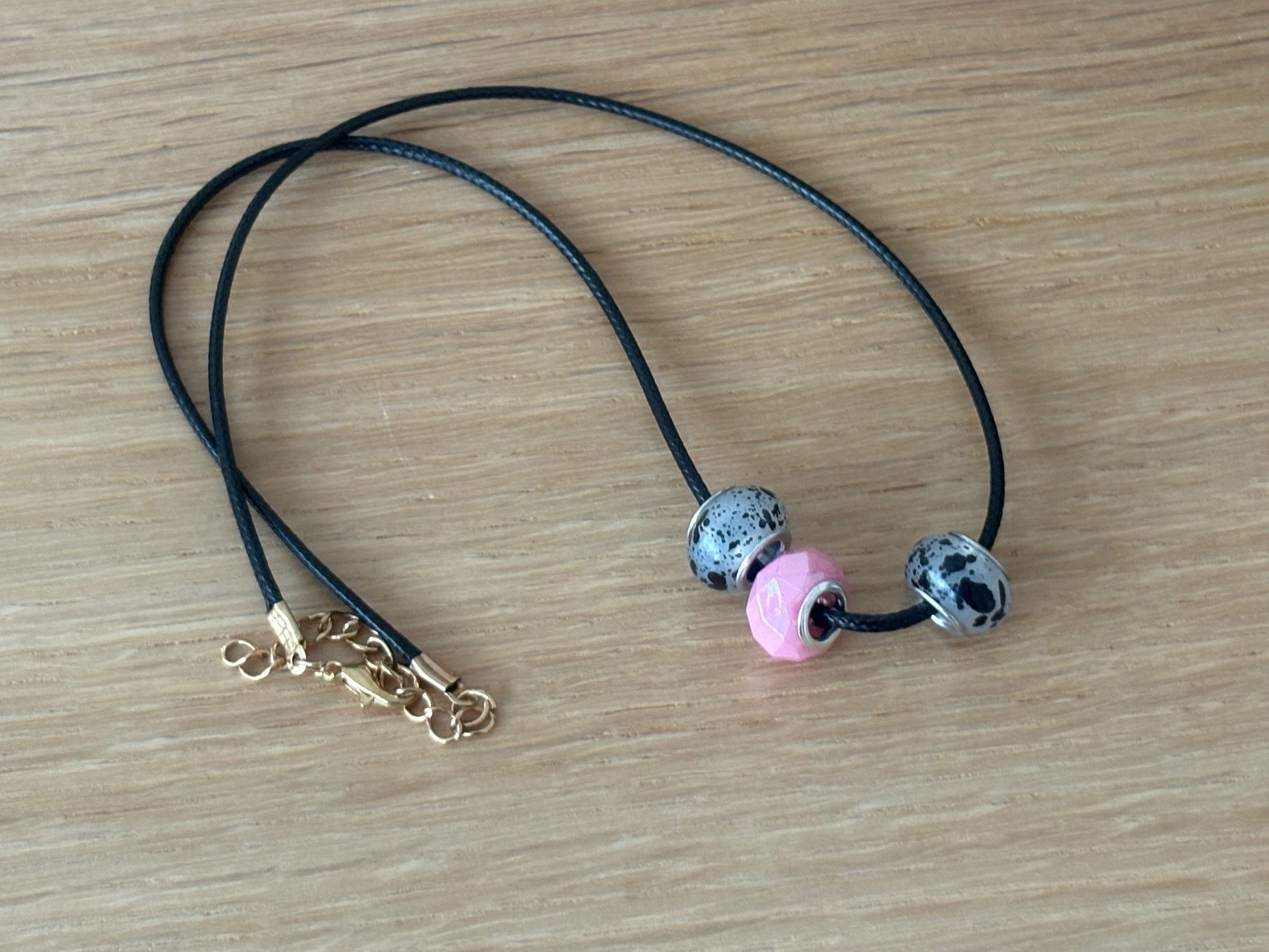 Catenine: Kette  mit Anhänger schwarz/  Rosa – Nuovo (secondo la descrizione) da Biel-Bienne venduto da Roserosse13 2