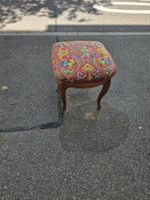 Hocker Holz mit buntem Stickereimuster Sehr guter Zustand