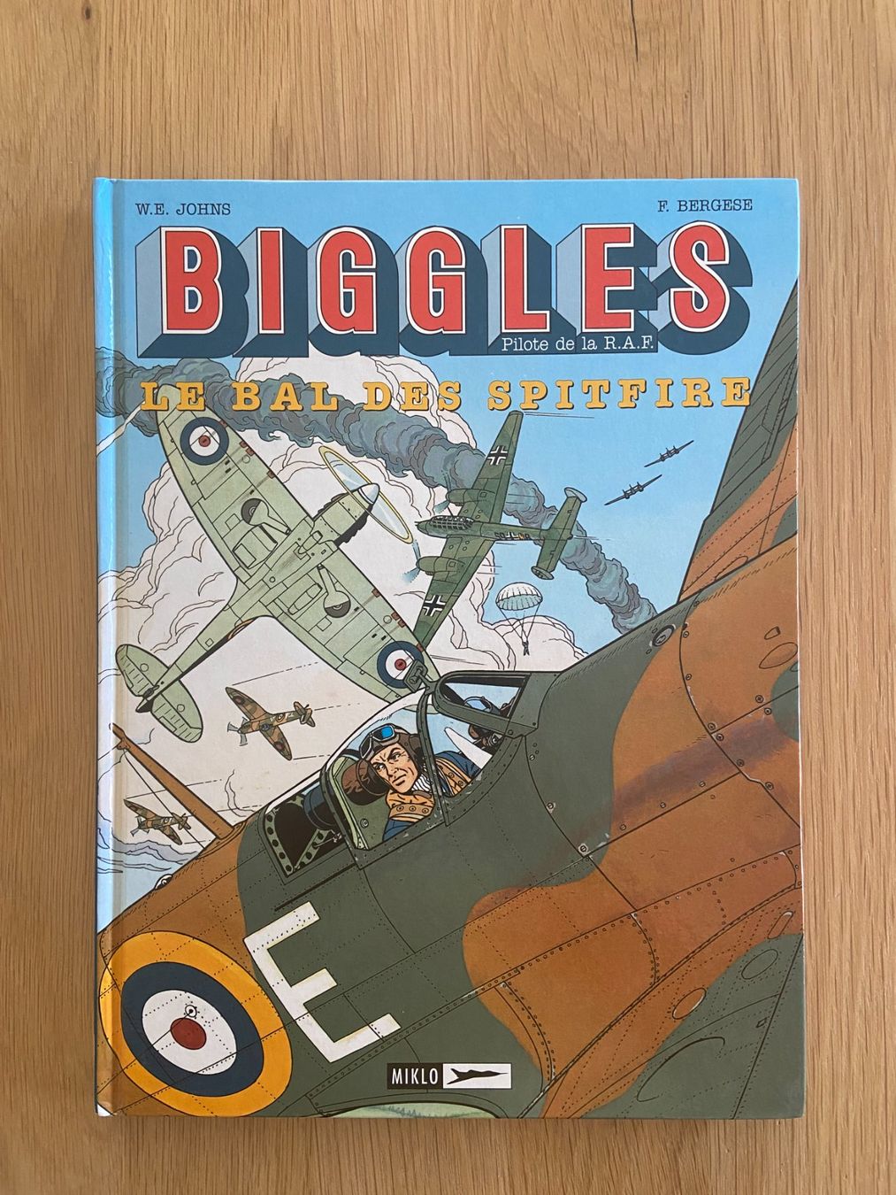 Fumetti: BIGGLES / TOME 3 / LE BAL DES SPITFIRE – Usato da Corcelles-près-Payerne venduto da 1562Comics