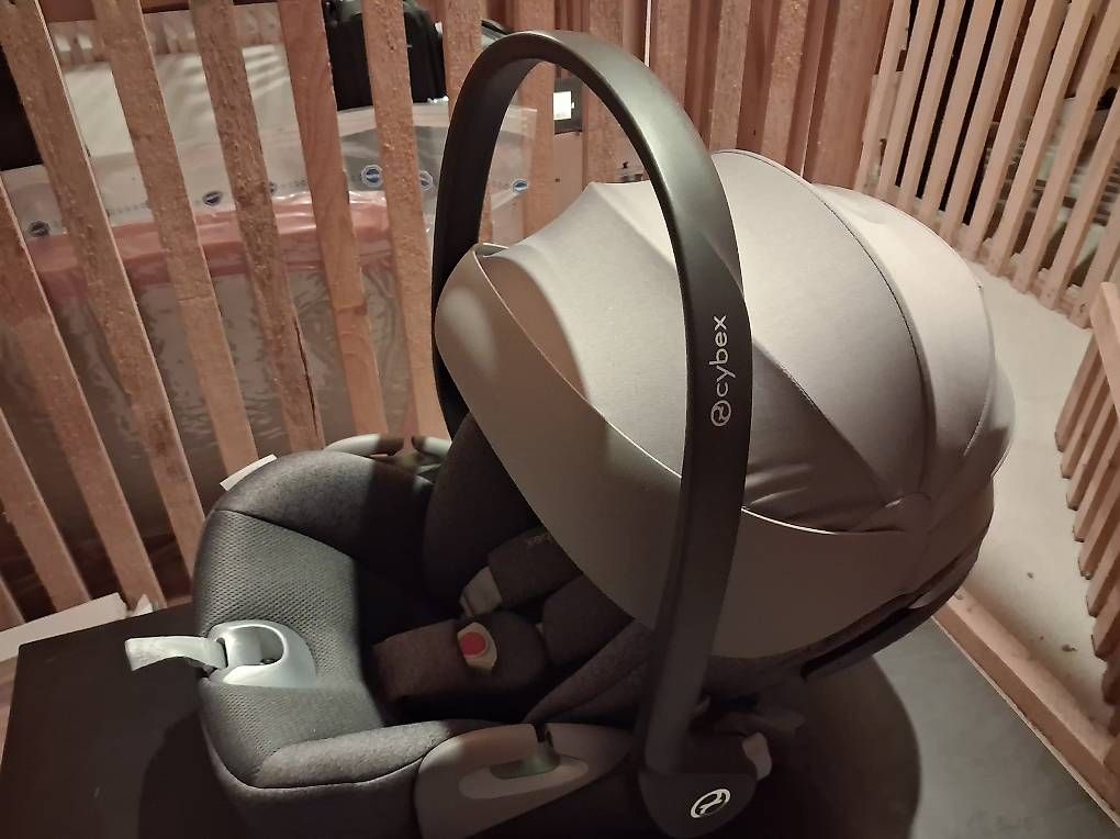 Cybex Seggiolini per auto: Cybex Cloud T i-size Babyschale – Usato da Niederönz venduto da bea_fn77