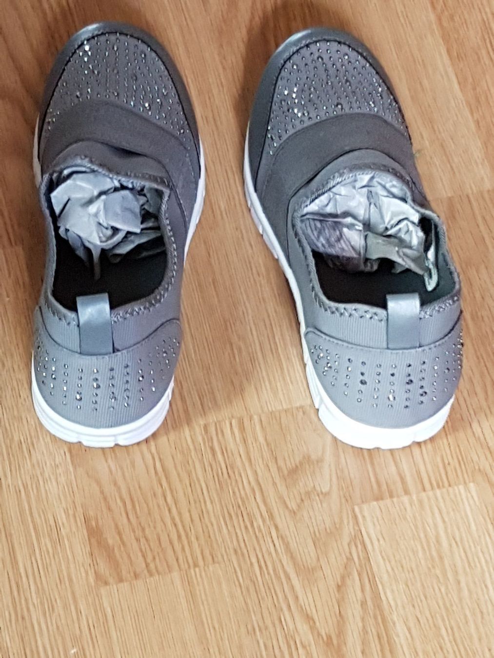 Scarpe da donna: Neue Sport und FreizeitschuheGr.40klein geschnitten eher 39 – Nuovo (secondo la descrizione) da Döttingen venduto da Verkauf 2