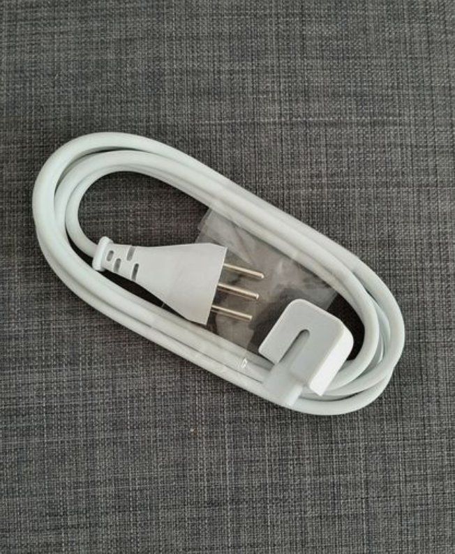 Apple Cavi: APPLE Stromkabel mit Schweizer Stecker – Nuovo e nell'imballaggio originale da Basel venduto da acrettenand
