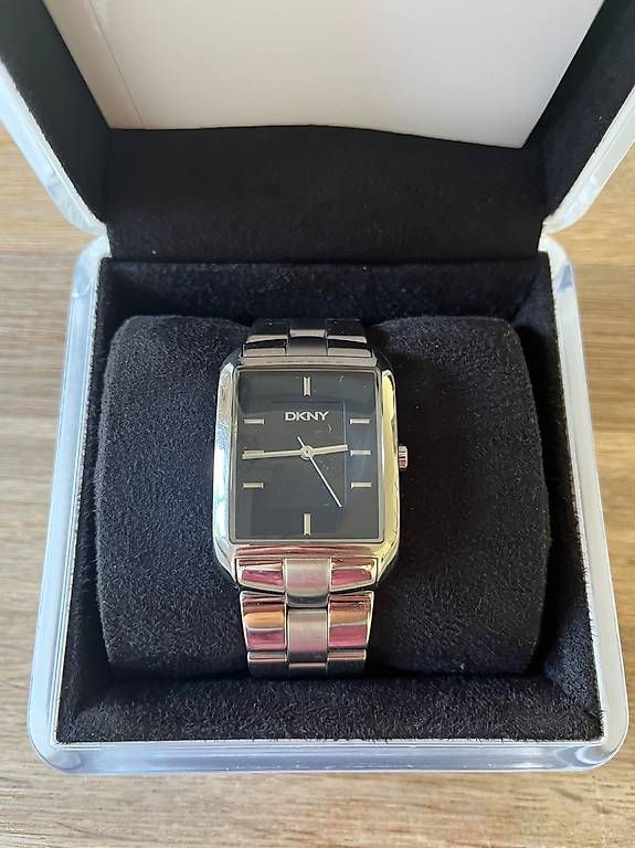 DKNY Uhren: DKNY Armbanduhr – Gebraucht aus Aadorf von philytastic 1