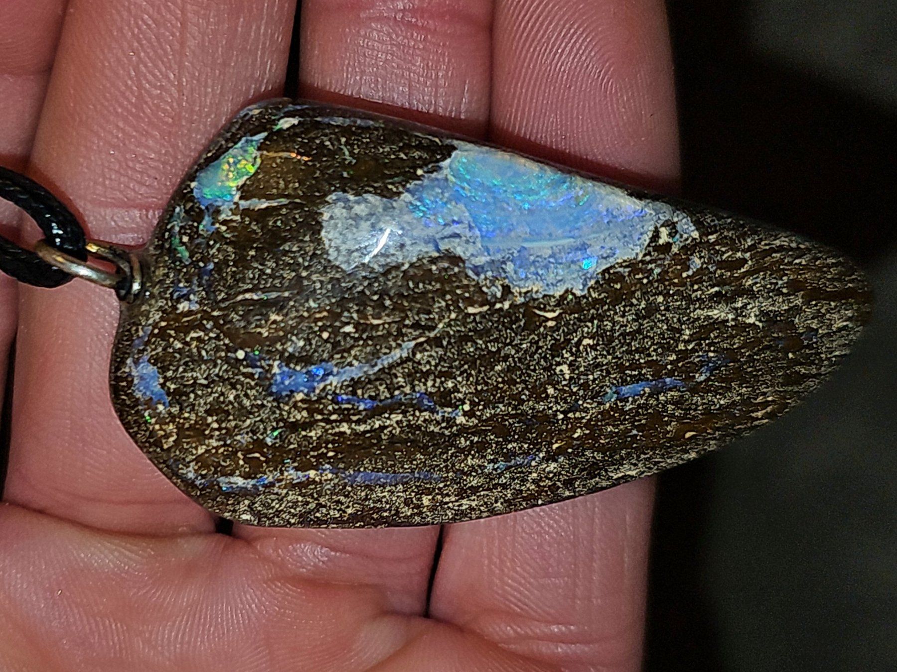 Pietre preziose: Massiver australischer Boulder Opal Anhänger – Usato da Uerkheim venduto da Winwinner 2