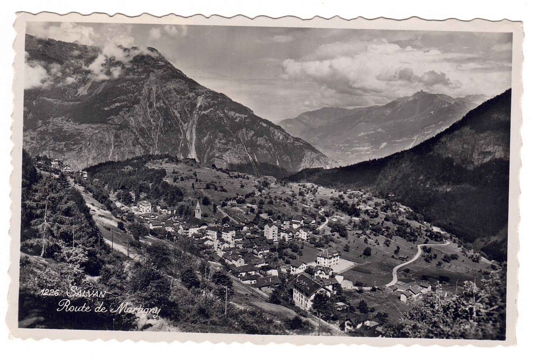 Cartoline postali: Salvan, Route de Martigny – Usato da La Tour-de-Peilz venduto da amjust