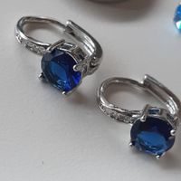 Ohrringe 925 mit dunkelblauen Zirkonia