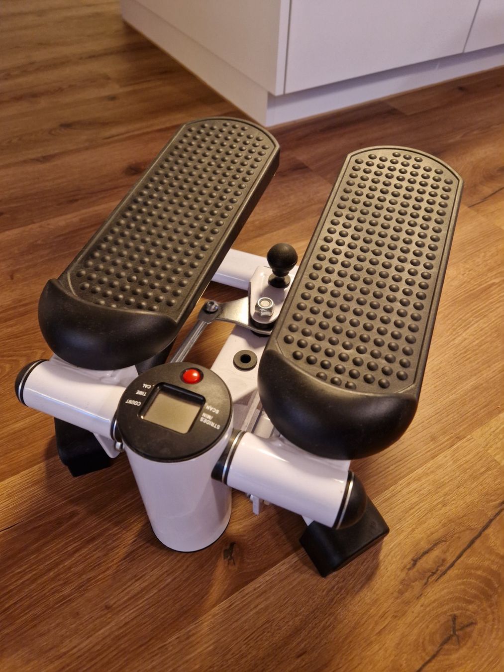 Hometrainer: Mini Stepper mit Trainingscomputer - Top Zustand! – Usato da Urswil venduto da ctroxler