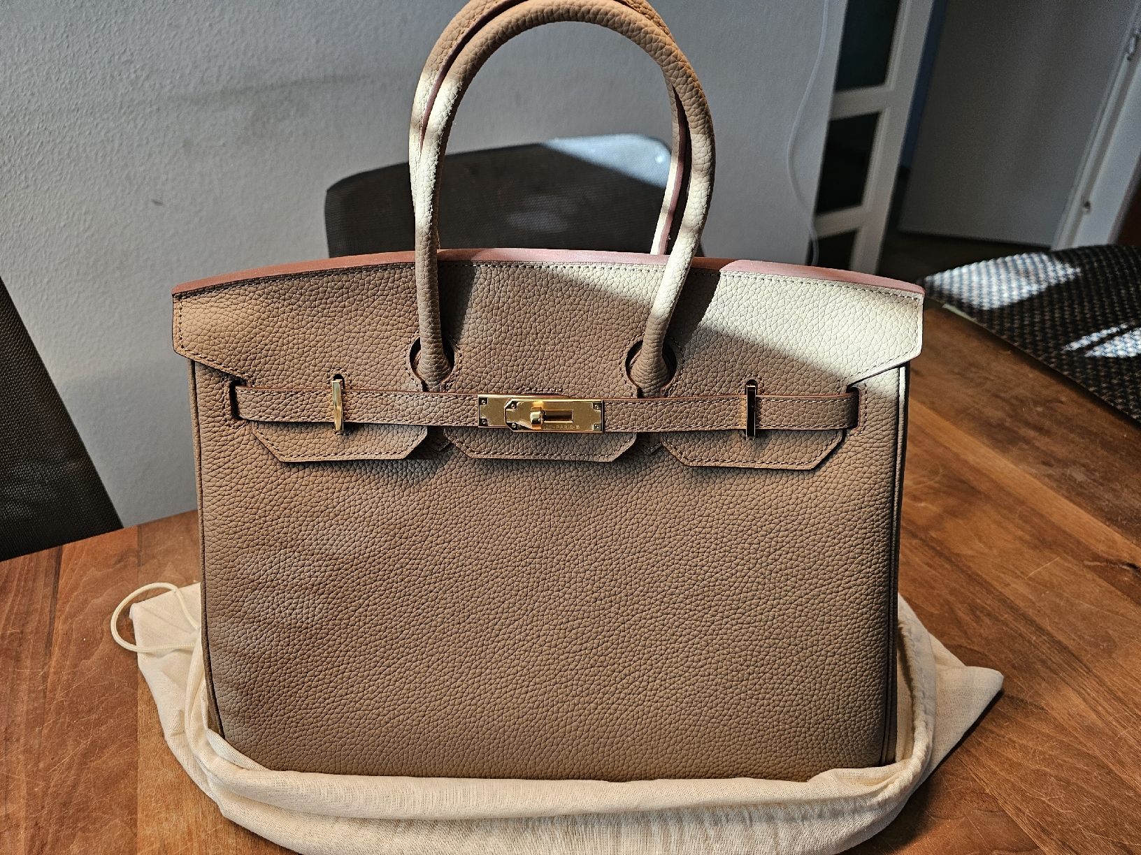 Taschen: Ledertasche 35cm – Neu (gemäss Beschreibung) aus Oberwil BL von 007re