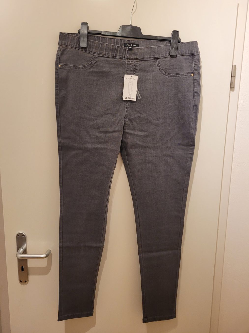Jeans: Jegging taille 48 (neuf) – Neu und originalverpackt aus Plan-les-Ouates von vla_9sr9