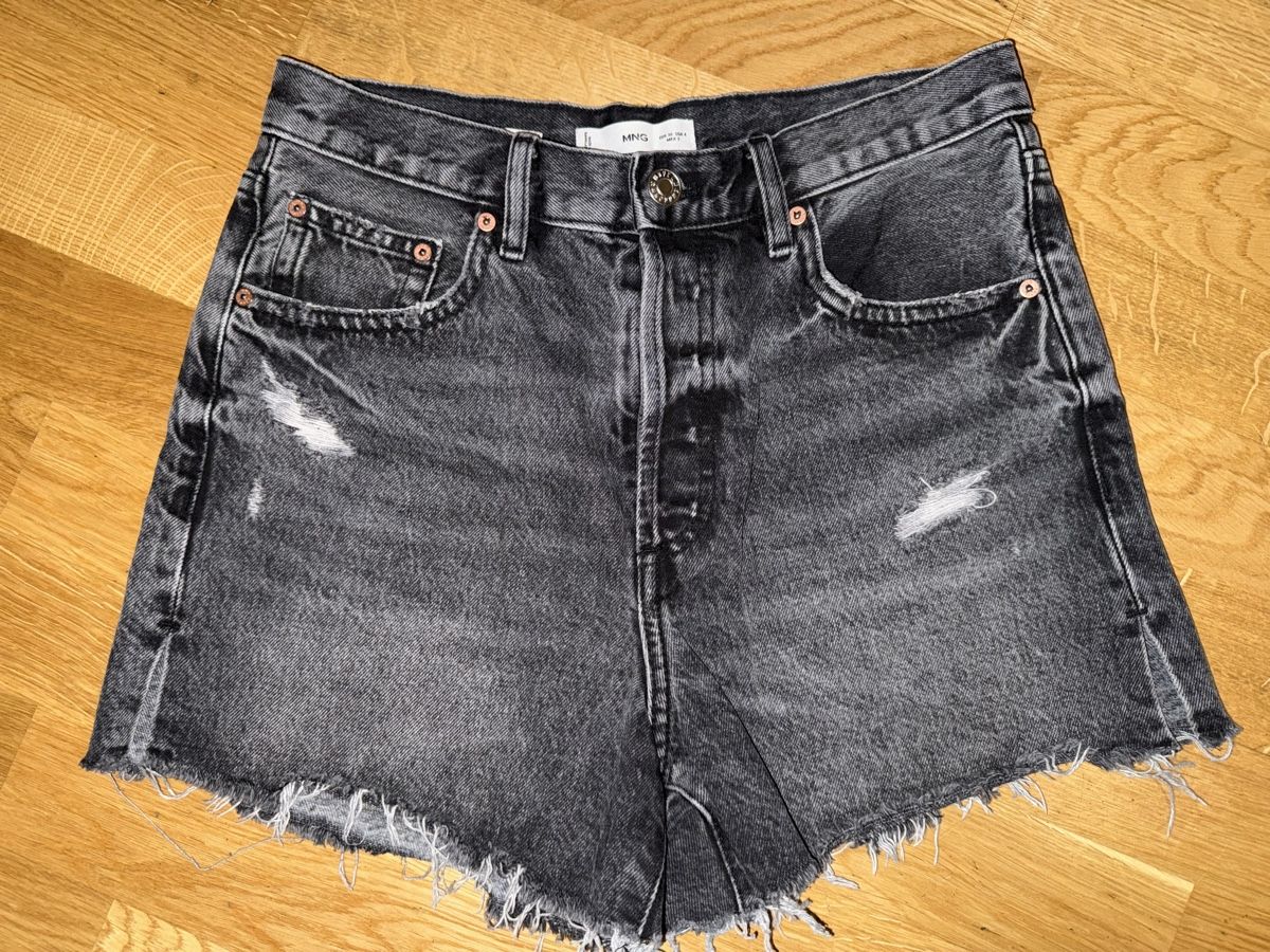 Pantaloni: Shorts Mango – Usato da Zürich venduto da sabrina.gonc