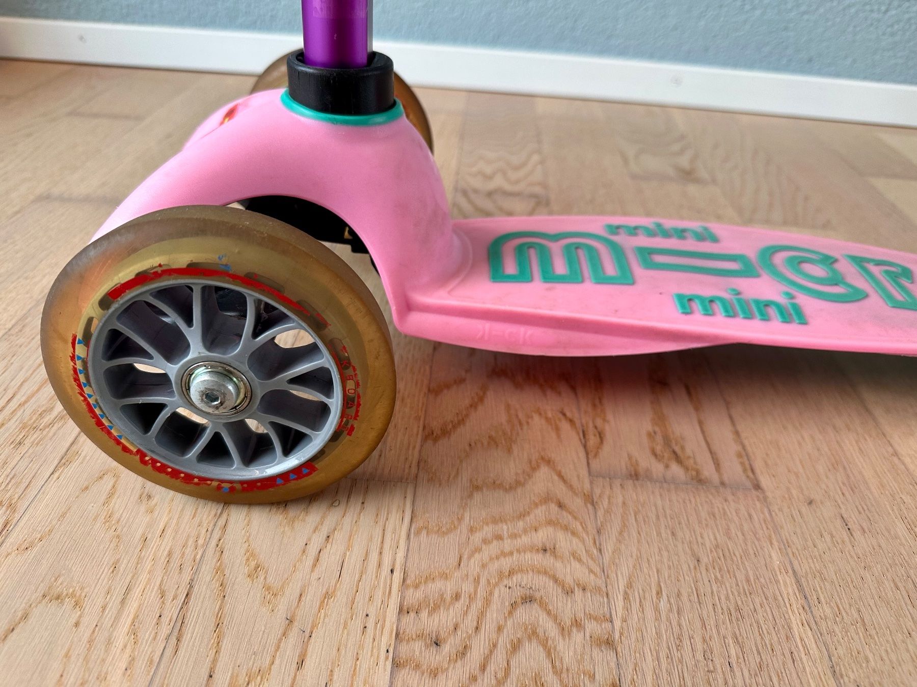 Micro Kickboard: Micro Mini Scooter (pink) – Usato da Winterthur venduto da MiWalse 3