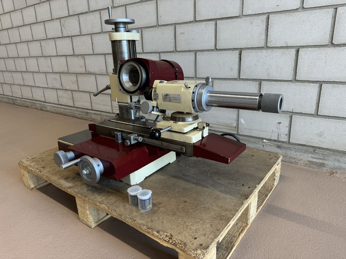 Tutte le macchine: Affûteuse d'outils Falcon, année 1987 – Usato da Aarberg venduto da SNMachines 4