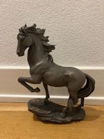 Deko XXL Pferd auf Sockel sehr schön 47cmx38cmx12cm - 1,8Kg