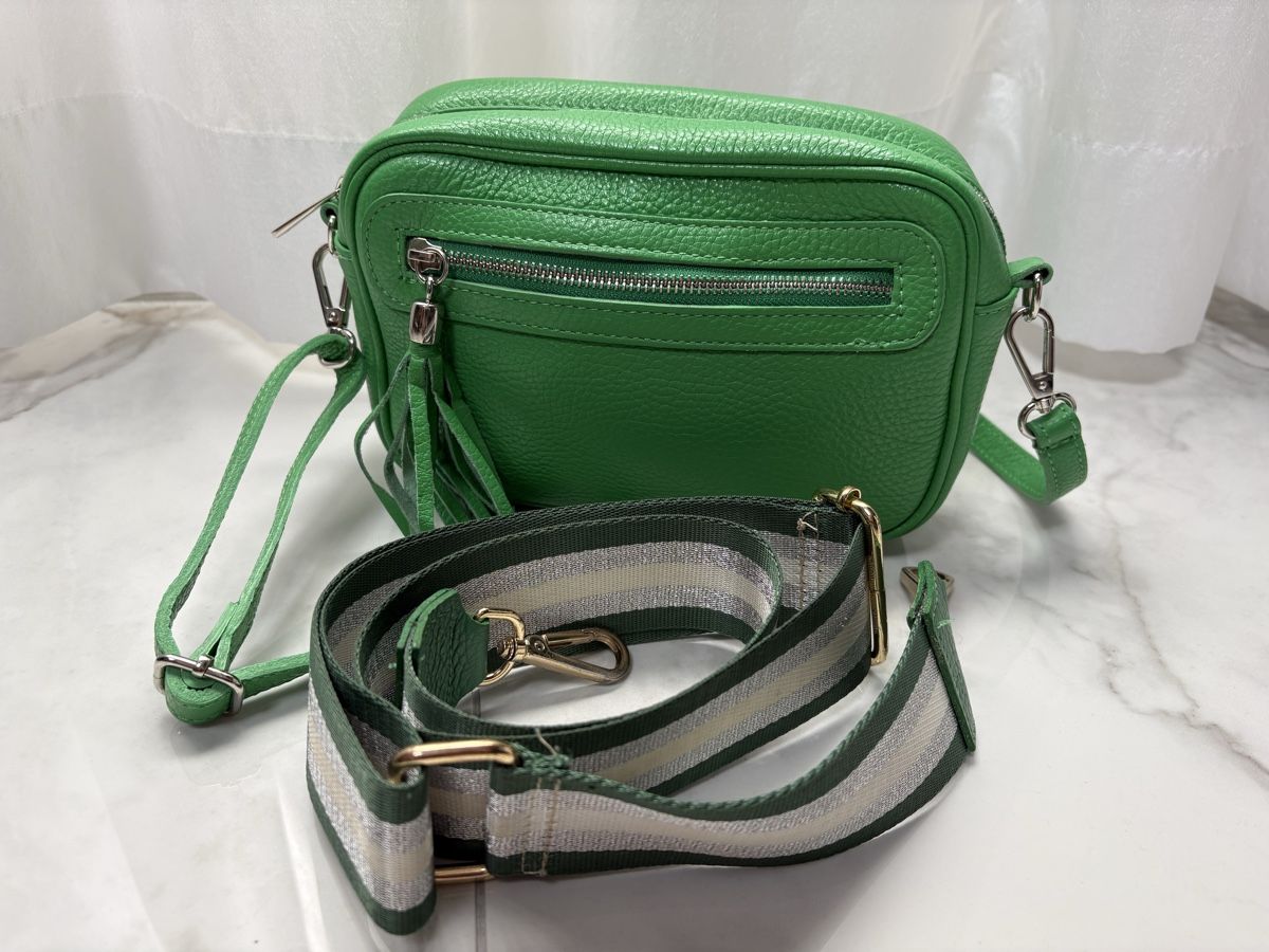 Taschen für Damen: Modische grüne Ledertasche  – Gebraucht aus Estavayer-le-Lac von Mimmy02