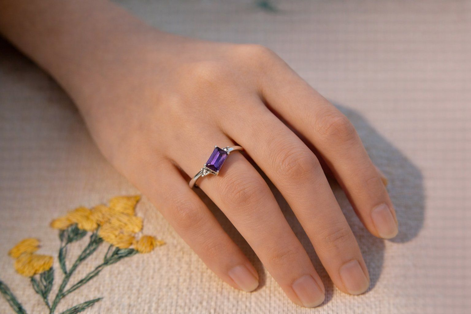 Anelli: NEW - S925 Amethyst Ring (Adjustable) – Nuovo (secondo la descrizione) da Zürich venduto da cin_wcf6 6