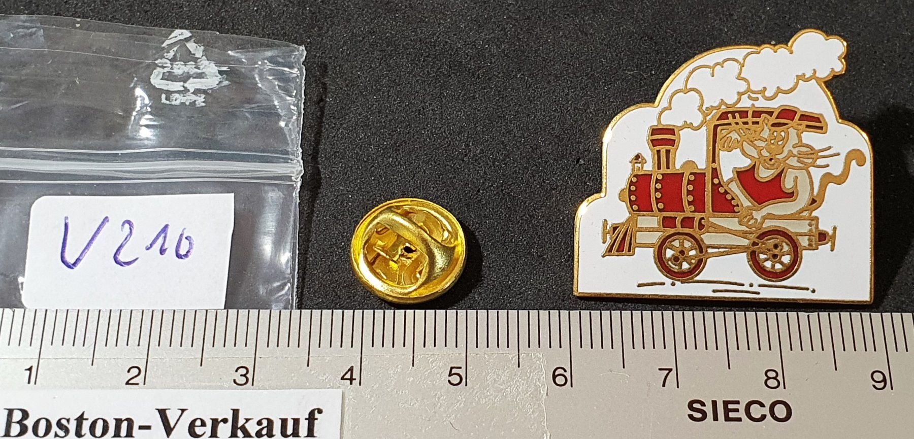 Placchette & Badge: V210 - Pin Katze in Dampflokomotive – Usato da Reinach BL venduto da Boston-Verkauf 1