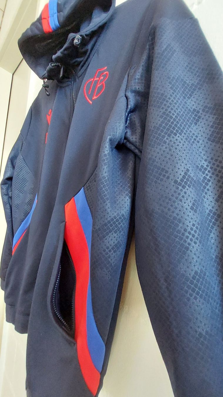 FC Basel Giacche: FCB FC Basel Trainingsjacke Gr. M – Usato da Hedingen venduto da Turicun25 3