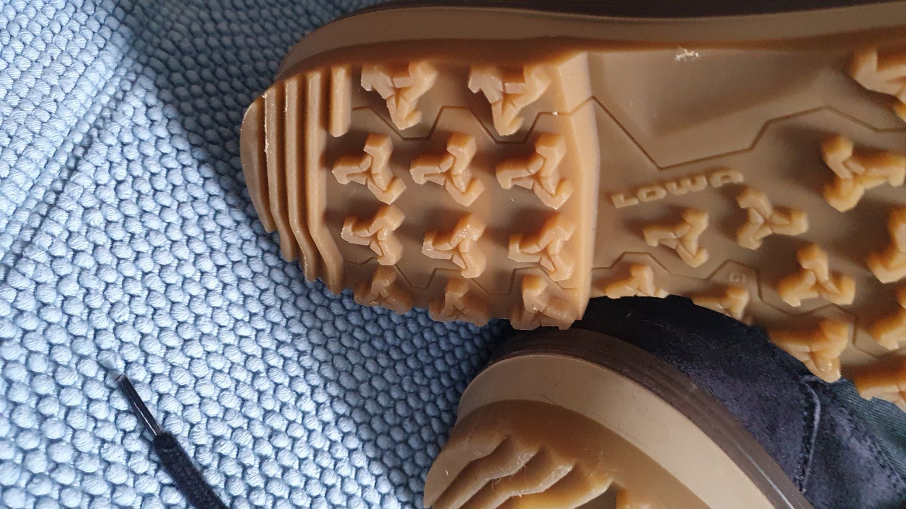 Lowa Scarpe da uomo: Winterschuhe Lowa Gr  43.5 – Usato da Schaan venduto da Zar1604 2