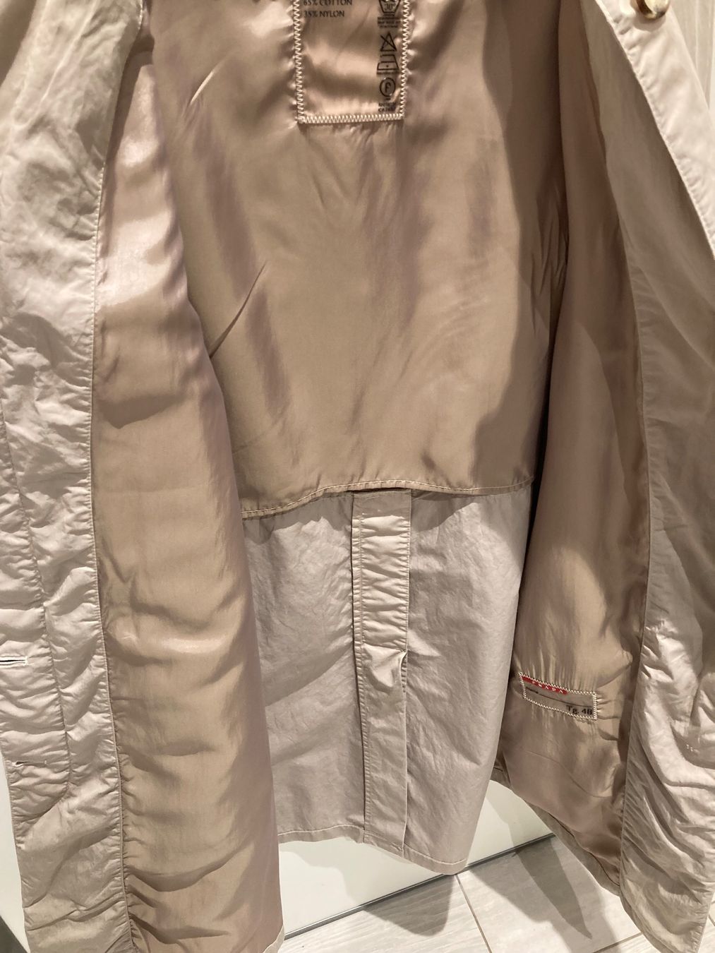 Prada Cappotti: Prada TRENCH,  I 48,CH44 – Usato da Paradiso venduto da Kayakara 7