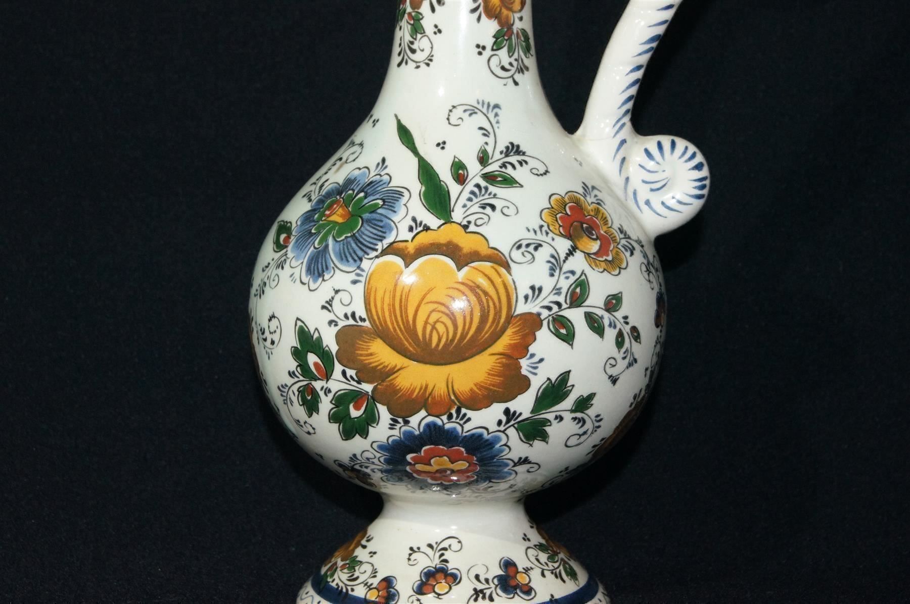 Karaffen: Wunderbarer, opulent gestalteter Krug aus Delft – Defekt aus Geroldswil von ARTEFACTO 2
