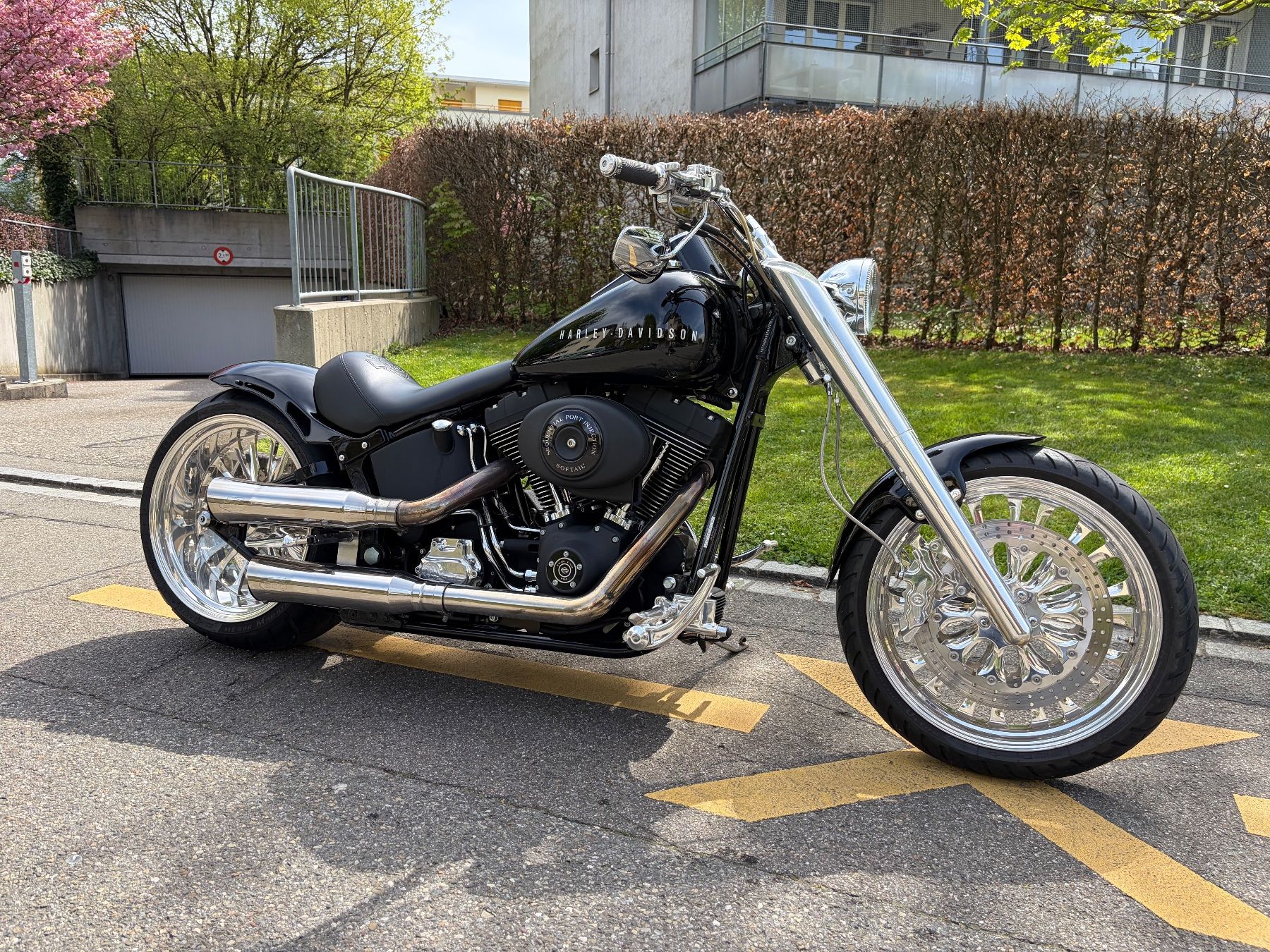 Harley-Davidson Chopper: Harley Davidson Night Train Custom Showbike – Gebraucht aus Rütihof von elcheffe81
