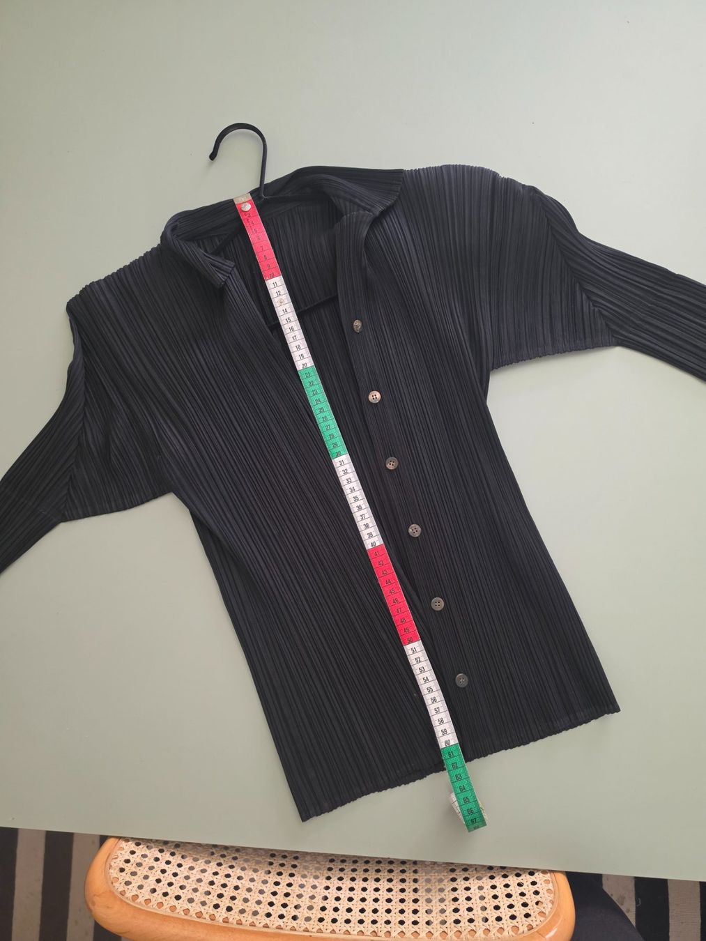 Issey Miyake Camicette: ISSEY MIYAKE   PLEATS PLEASE Schwarze Bluse / Grösse M  – Usato da Zürich venduto da connem 7