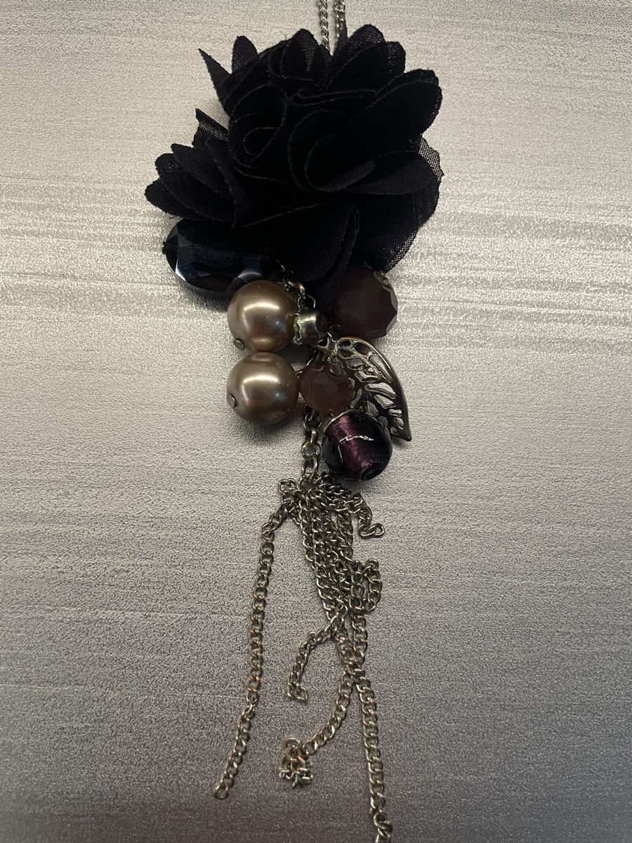 Catenine: Lange Statement Kette Blume Perlen Boho Vintage – Usato da Heitenried venduto da Steffundsasch 1