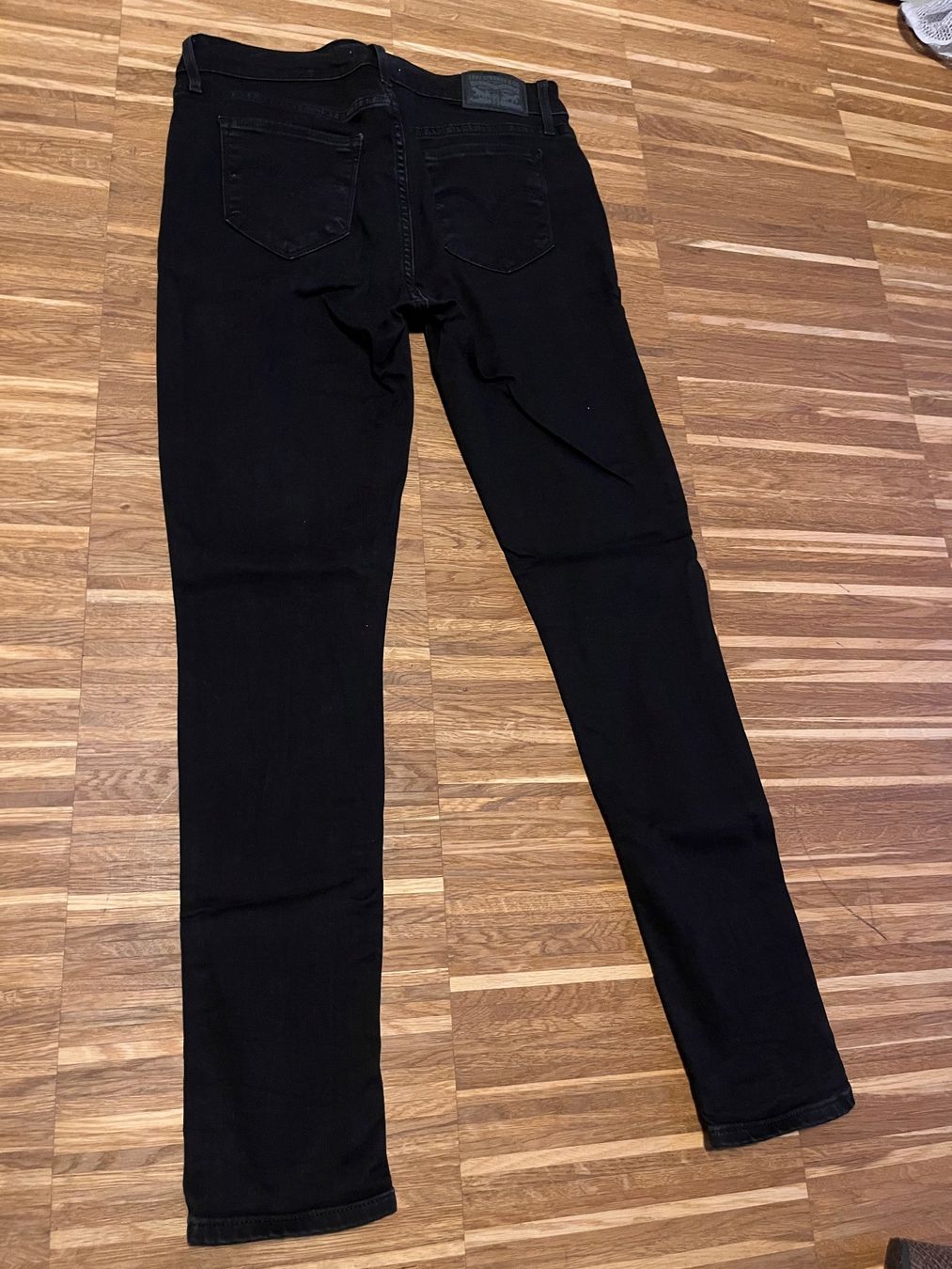 Levi's Jeans: Levi's 711 Skinny Jeans – Usato da Zürich venduto da sar_ghn5 2