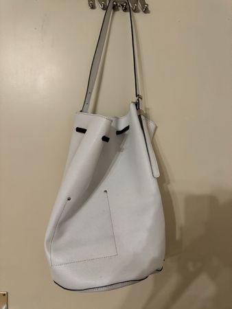 Tasche Neu