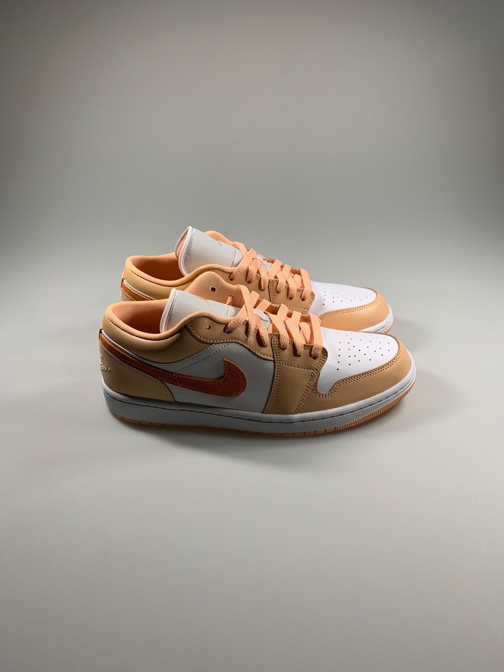 Jordan Scarpe da uomo: Jordan 1 Low Sunset Haze (W) – Nuovo e nell'imballaggio originale da Thörishaus venduto da SnkrsVie 1