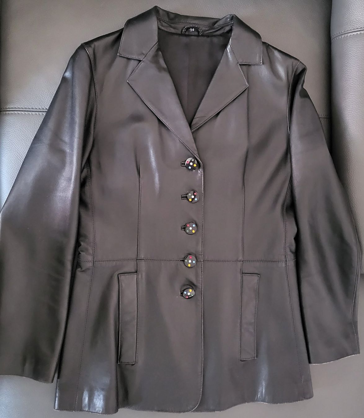 Giacche: Blouson en cuir noir. – Usato da Neuchâtel venduto da wikit 2