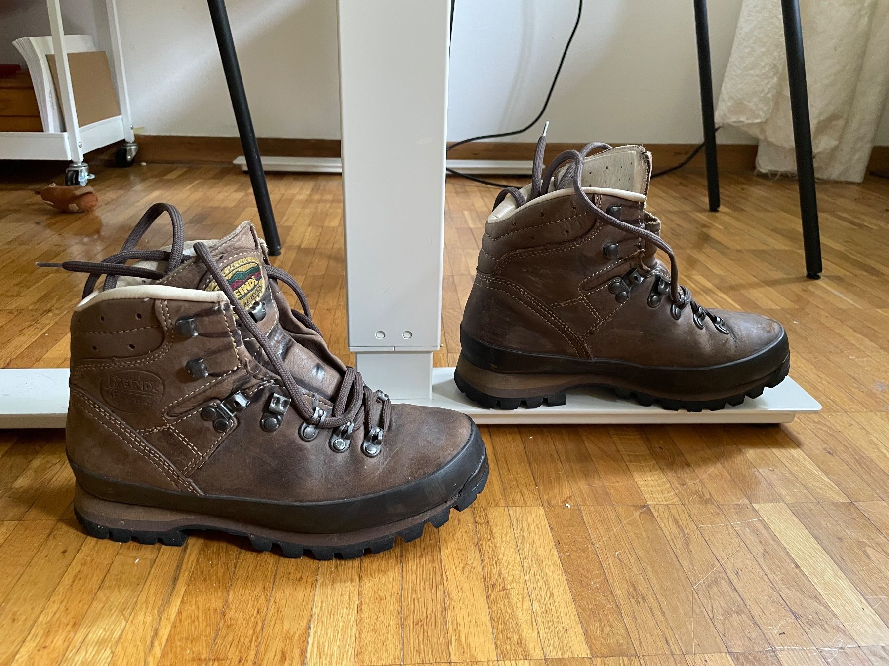 Meindl Damenschuhe: Meindl Wanderschuche – Gebraucht aus Basel von hel_rf5y